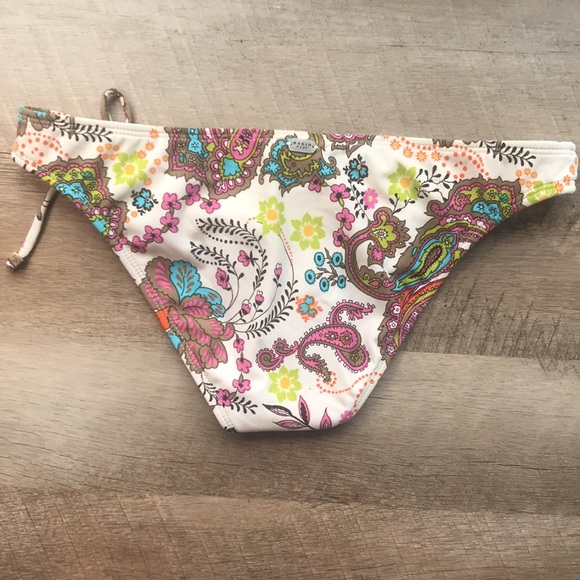 🛍3 For $25🛍 Radio Fiji Bikini Size Medium - Picture 2 of 9